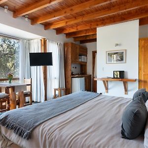 Quitinete com cama grande